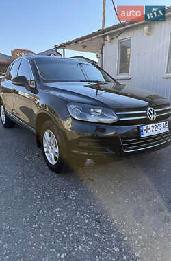 Позашляховик / Кросовер Volkswagen Touareg 2012 в Одесі