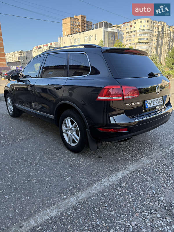 Внедорожник / Кроссовер Volkswagen Touareg 2012 в Одессе