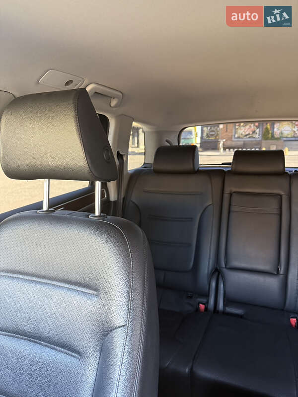 Внедорожник / Кроссовер Volkswagen Touareg 2012 в Одессе