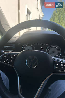 Внедорожник / Кроссовер Volkswagen Touareg 2021 в 