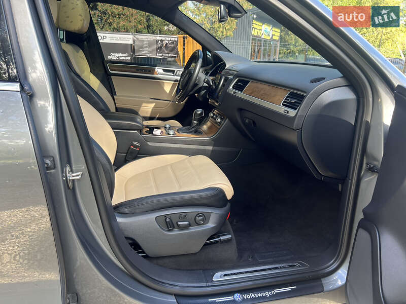 Внедорожник / Кроссовер Volkswagen Touareg 2016 в Залещиках