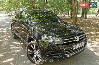 Позашляховик / Кросовер Volkswagen Touareg 2014 в Києві