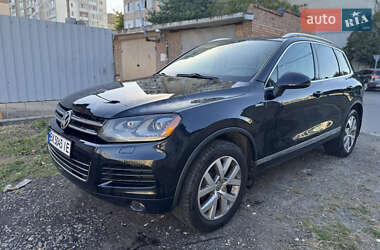 Позашляховик / Кросовер Volkswagen Touareg 2014 в Хмельницькому