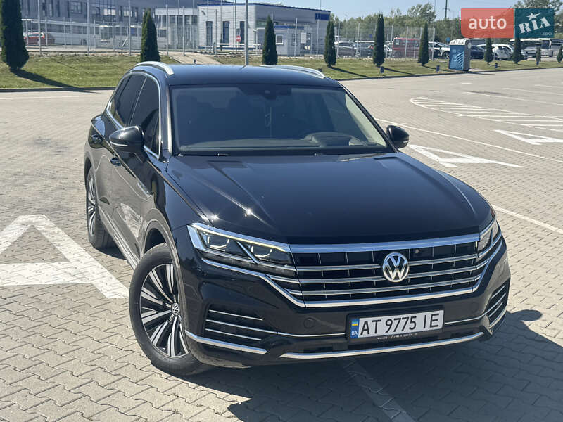 Внедорожник / Кроссовер Volkswagen Touareg 2018 в Коломые