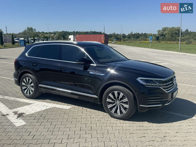 Внедорожник / Кроссовер Volkswagen Touareg 2018 в Коломые