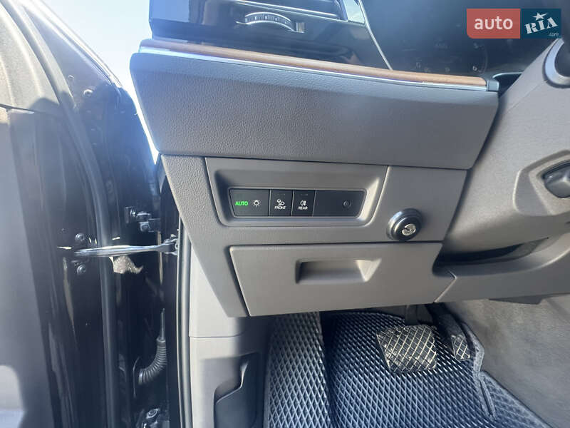 Внедорожник / Кроссовер Volkswagen Touareg 2018 в Коломые