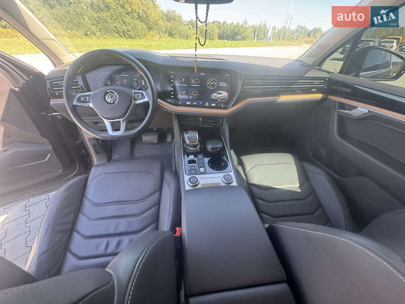 Внедорожник / Кроссовер Volkswagen Touareg 2018 в Коломые