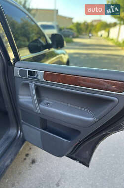Внедорожник / Кроссовер Volkswagen Touareg 2007 в 