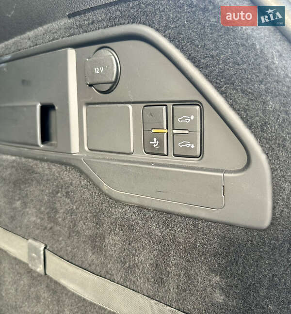 Позашляховик / Кросовер Volkswagen Touareg 2017 в Києві фото 13 Позашляховик / Кросовер Volkswagen Touareg 2017 в Києві