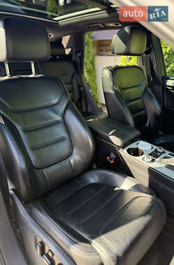 Внедорожник / Кроссовер Volkswagen Touareg 2011 в 