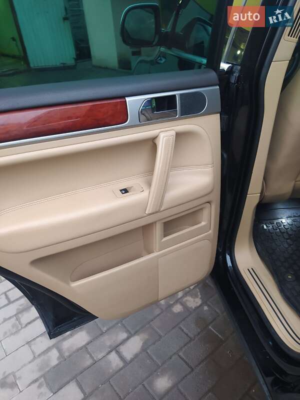 Позашляховик / Кросовер Volkswagen Touareg 2007 в П'ятихатках