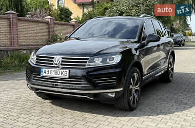 Позашляховик / Кросовер Volkswagen Touareg 2016 в Чернівцях