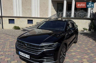 Внедорожник / Кроссовер Volkswagen Touareg 2018 в Мукачево