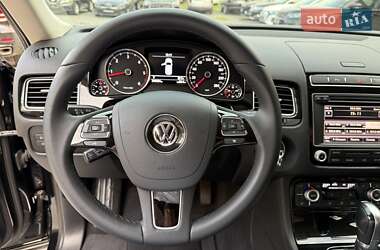 Внедорожник / Кроссовер Volkswagen Touareg 2017 в 