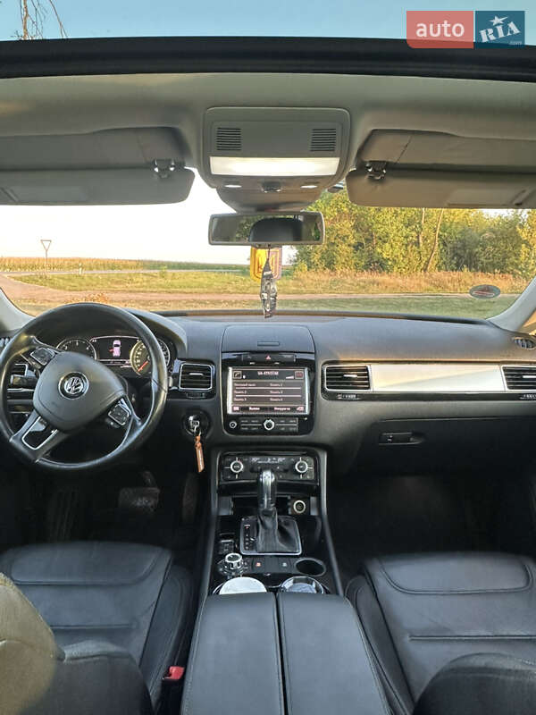 Внедорожник / Кроссовер Volkswagen Touareg 2012 в Подволочиске