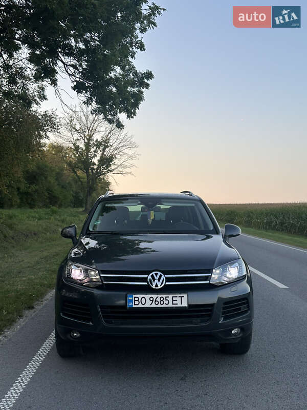 Внедорожник / Кроссовер Volkswagen Touareg 2012 в Подволочиске