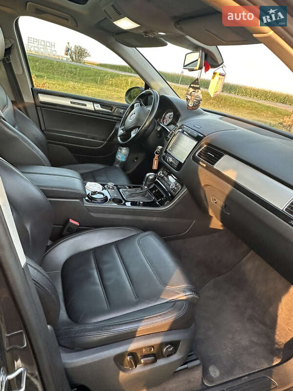 Внедорожник / Кроссовер Volkswagen Touareg 2012 в Подволочиске