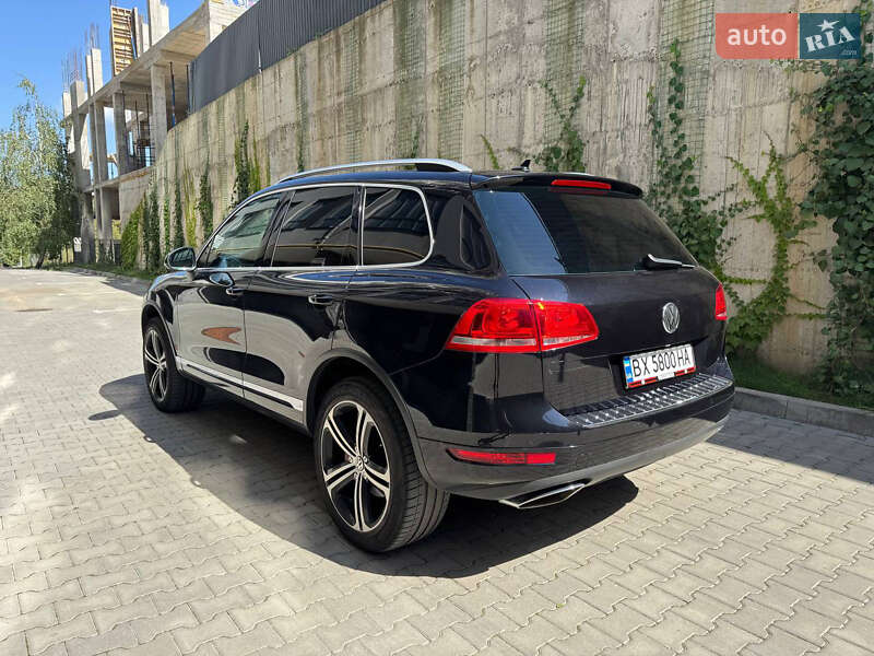 Позашляховик / Кросовер Volkswagen Touareg 2010 в Хмельницькому