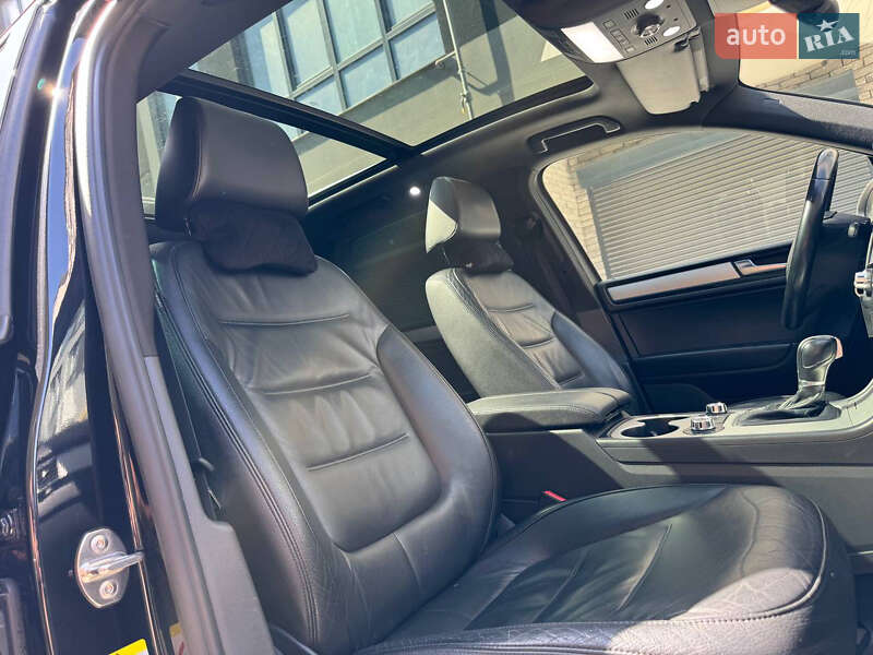 Позашляховик / Кросовер Volkswagen Touareg 2010 в Хмельницькому