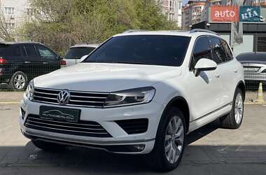 Внедорожник / Кроссовер Volkswagen Touareg 2014 в 
