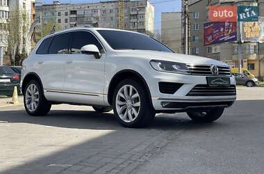 Внедорожник / Кроссовер Volkswagen Touareg 2014 в 