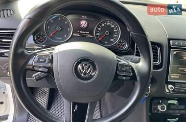 Внедорожник / Кроссовер Volkswagen Touareg 2014 в 