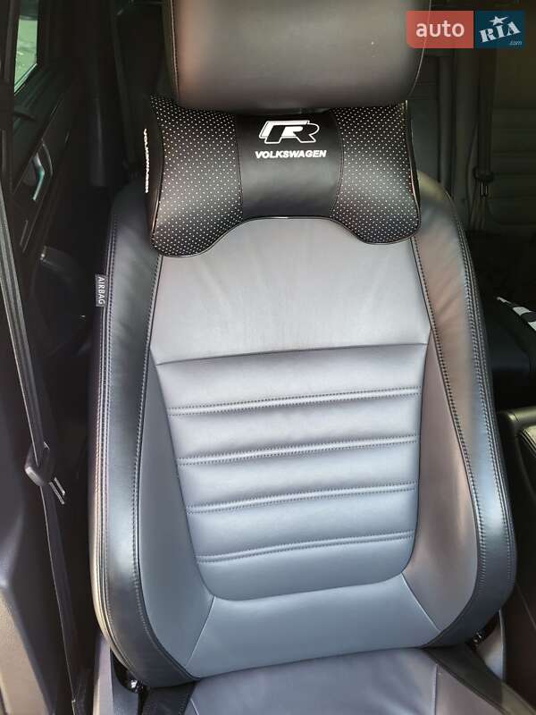 Внедорожник / Кроссовер Volkswagen Touareg 2015 в Херсоне