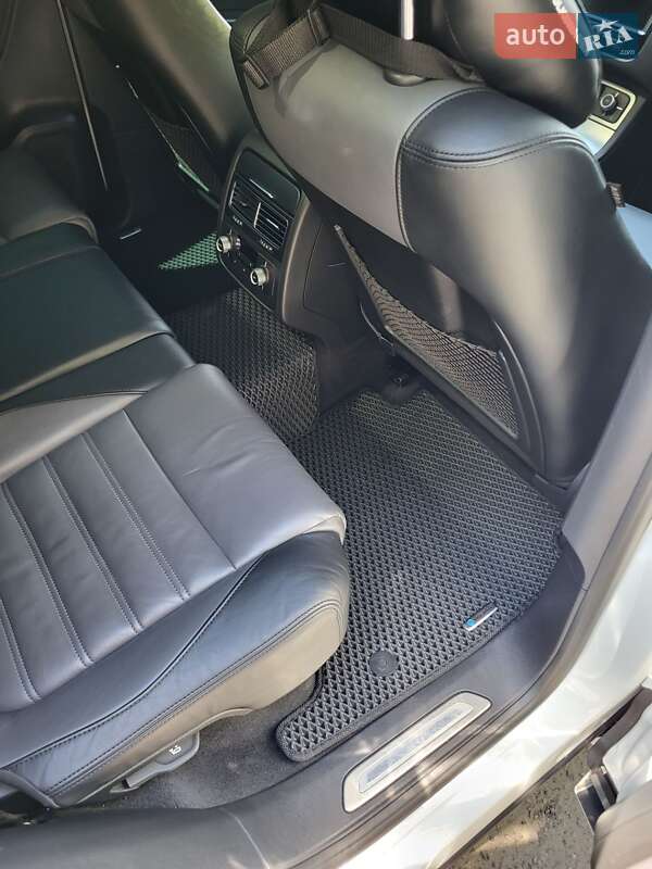 Внедорожник / Кроссовер Volkswagen Touareg 2015 в Херсоне