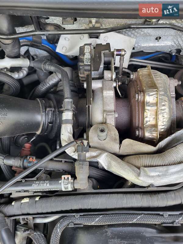 Внедорожник / Кроссовер Volkswagen Touareg 2015 в Херсоне