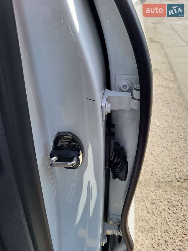 Внедорожник / Кроссовер Volkswagen Touareg 2015 в Херсоне