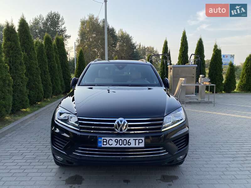 Позашляховик / Кросовер Volkswagen Touareg 2015 в Яворові