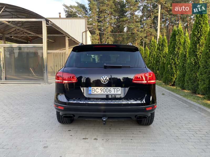 Позашляховик / Кросовер Volkswagen Touareg 2015 в Яворові
