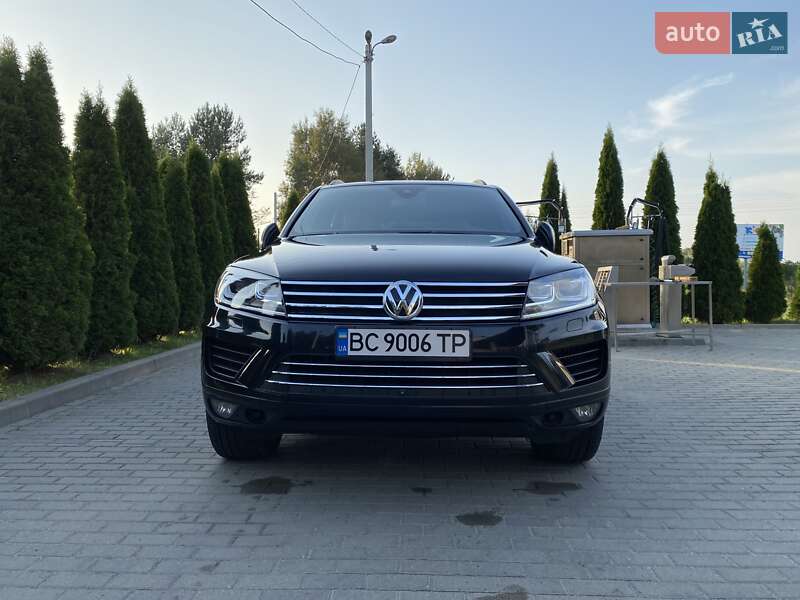 Позашляховик / Кросовер Volkswagen Touareg 2015 в Яворові