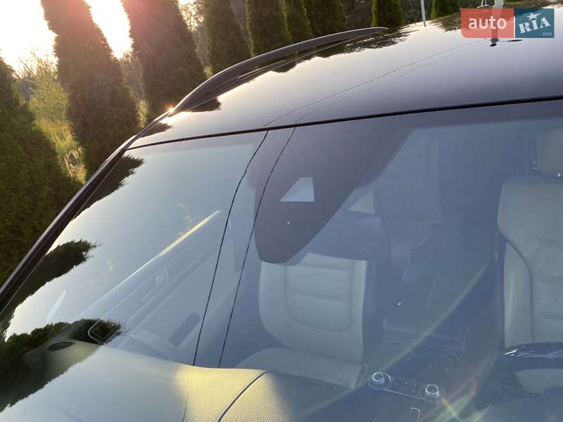 Позашляховик / Кросовер Volkswagen Touareg 2015 в Яворові