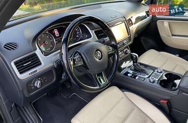 Внедорожник / Кроссовер Volkswagen Touareg 2015 в 