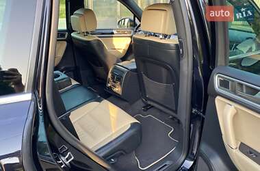 Внедорожник / Кроссовер Volkswagen Touareg 2015 в 