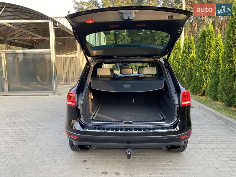 Позашляховик / Кросовер Volkswagen Touareg 2015 в Яворові