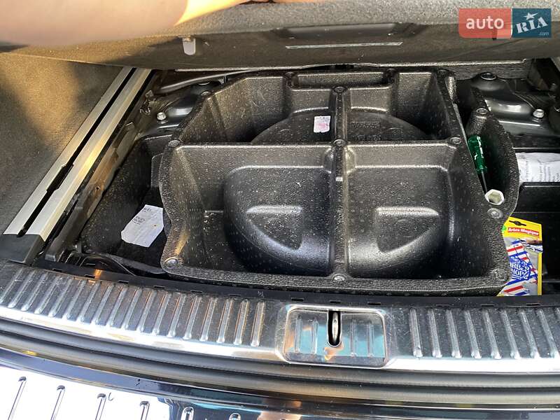 Позашляховик / Кросовер Volkswagen Touareg 2015 в Яворові