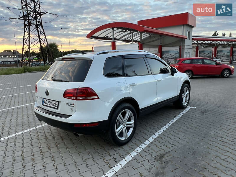 Внедорожник / Кроссовер Volkswagen Touareg 2013 в Виннице