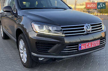 Позашляховик / Кросовер Volkswagen Touareg 2015 в Києві