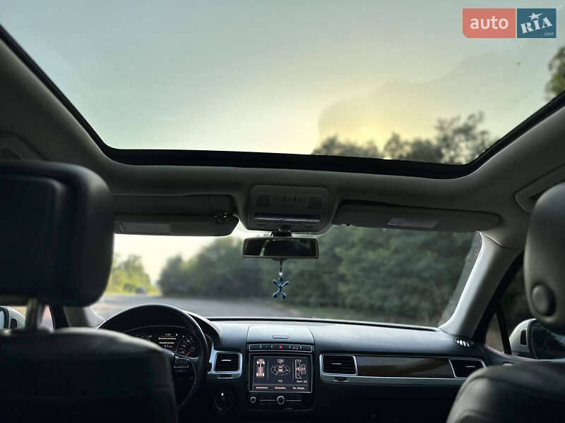 Внедорожник / Кроссовер Volkswagen Touareg 2015 в Белой Церкви