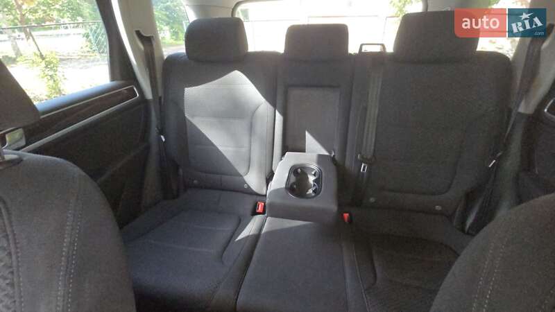 Позашляховик / Кросовер Volkswagen Touareg 2013 в Рівному