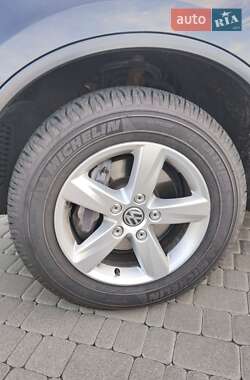 Внедорожник / Кроссовер Volkswagen Touareg 2013 в 