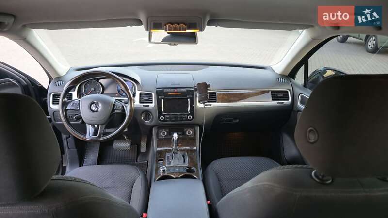 Позашляховик / Кросовер Volkswagen Touareg 2013 в Рівному