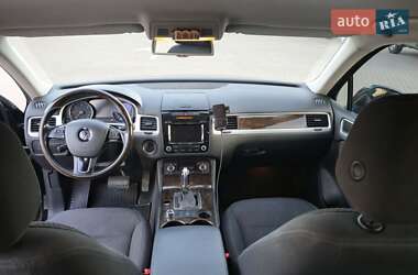 Внедорожник / Кроссовер Volkswagen Touareg 2013 в 