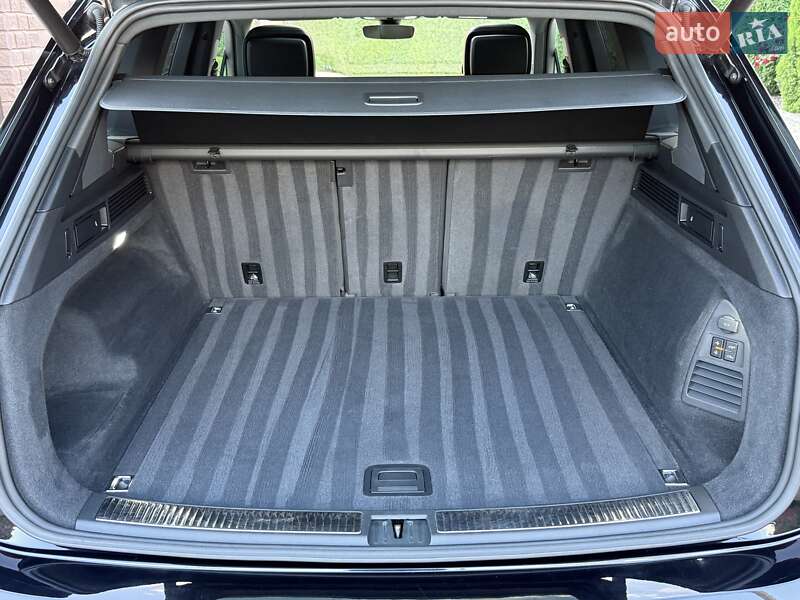 Позашляховик / Кросовер Volkswagen Touareg 2020 в Рівному