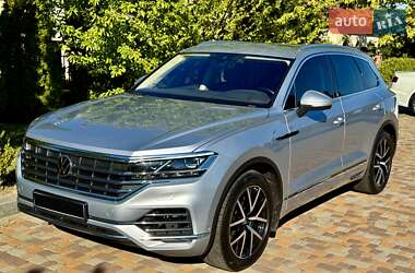 Внедорожник / Кроссовер Volkswagen Touareg 2021 в 