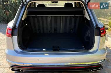 Внедорожник / Кроссовер Volkswagen Touareg 2021 в 