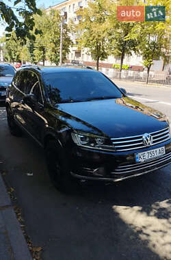 Внедорожник / Кроссовер Volkswagen Touareg 2014 в Кривом Роге