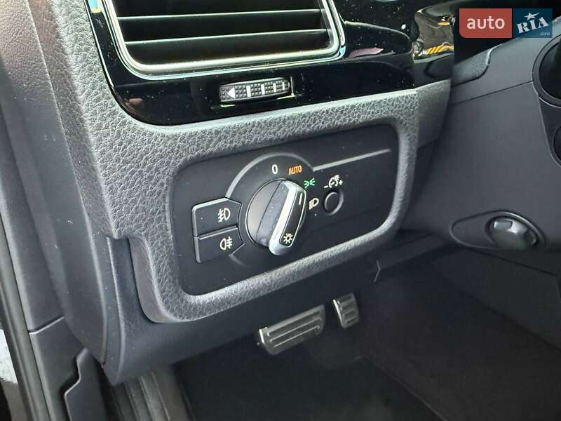 Внедорожник / Кроссовер Volkswagen Touareg 2015 в Киеве фото 19 Внедорожник / Кроссовер Volkswagen Touareg 2015 в Киеве